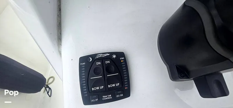 Slide: The Image of Sea Hunt Ultra 255 SE 2025 - 15944143