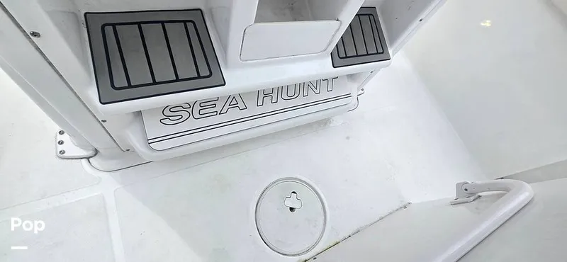 Slide: The Image of Sea Hunt Ultra 255 SE 2025 - 15944146