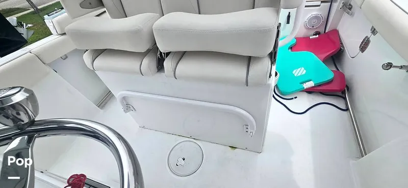 Slide: The Image of Sea Hunt Ultra 255 SE 2025 - 15944148