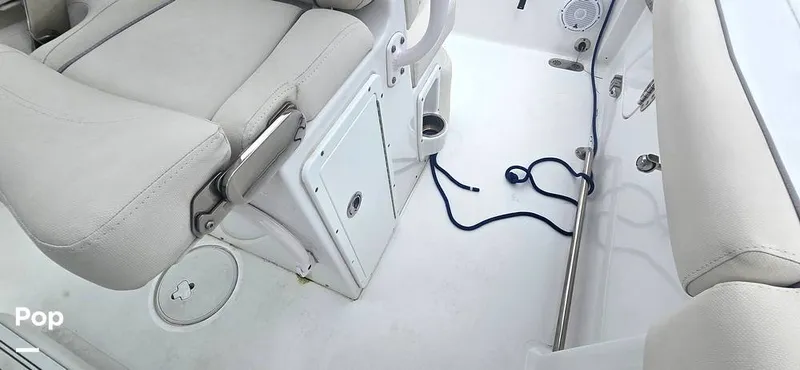 Slide: The Image of Sea Hunt Ultra 255 SE 2025 - 15944150