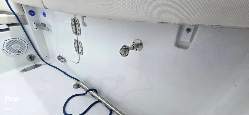 Slide: The Image of Sea Hunt Ultra 255 SE 2025 - 15944152