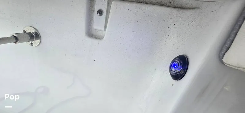 Slide: The Image of Sea Hunt Ultra 255 SE 2025 - 15944153