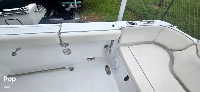 Slide: The Image of Sea Hunt Ultra 255 SE 2025 - 15944159