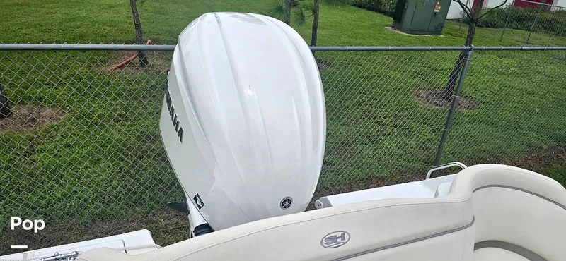 Slide: The Image of Sea Hunt Ultra 255 SE 2025 - 15944165