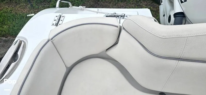 Slide: The Image of Sea Hunt Ultra 255 SE 2025 - 15944166