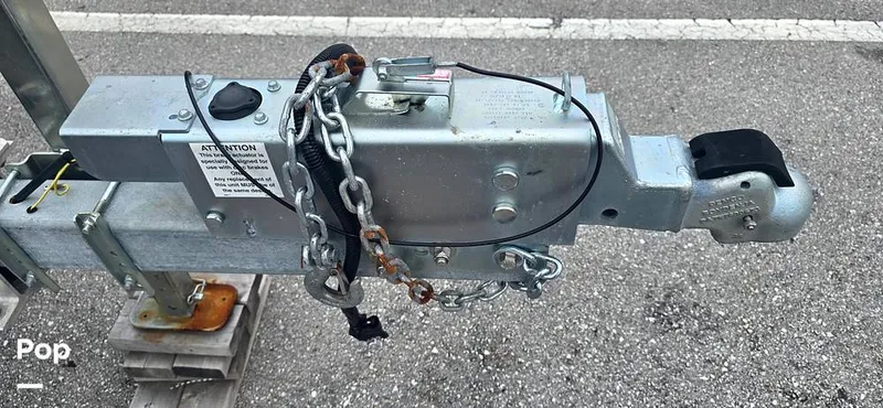 Slide: The Image of Sea Hunt Ultra 255 SE 2025 - 15944183