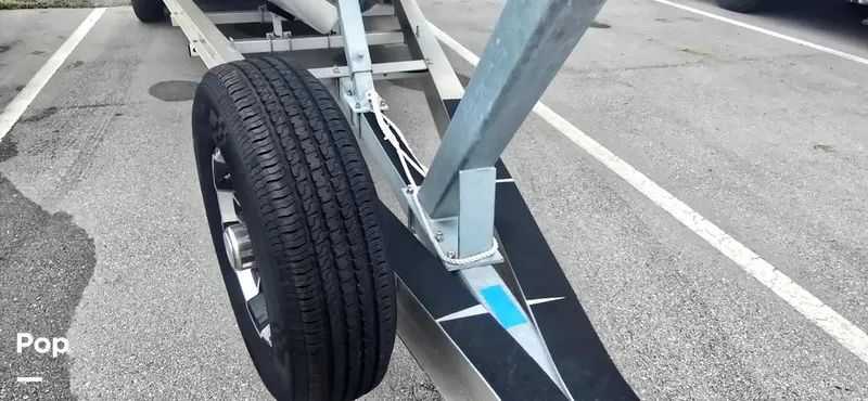 Slide: The Image of Sea Hunt Ultra 255 SE 2025 - 15944185