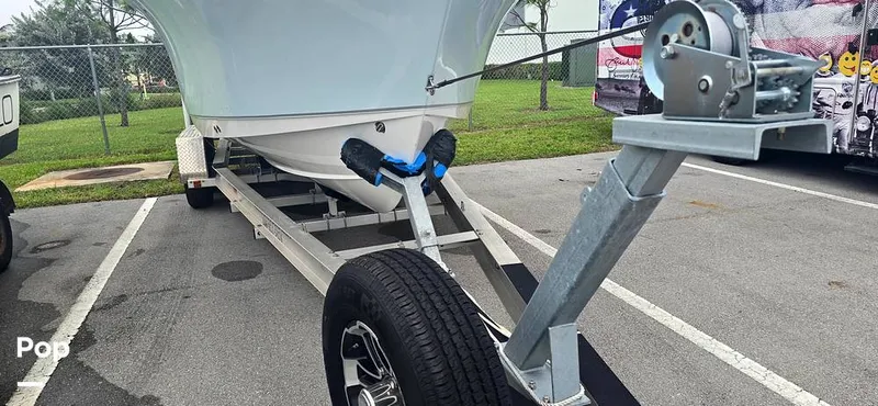 Slide: The Image of Sea Hunt Ultra 255 SE 2025 - 15944187