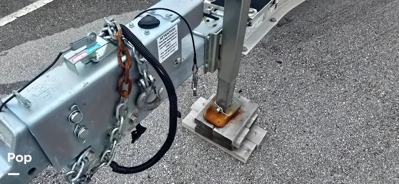 Slide: The Image of Sea Hunt Ultra 255 SE 2025 - 15944190