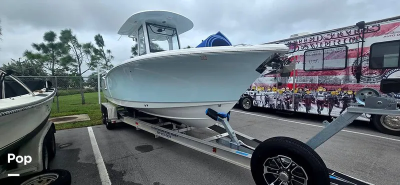 Slide: The Image of Sea Hunt Ultra 255 SE 2025 - 15944057