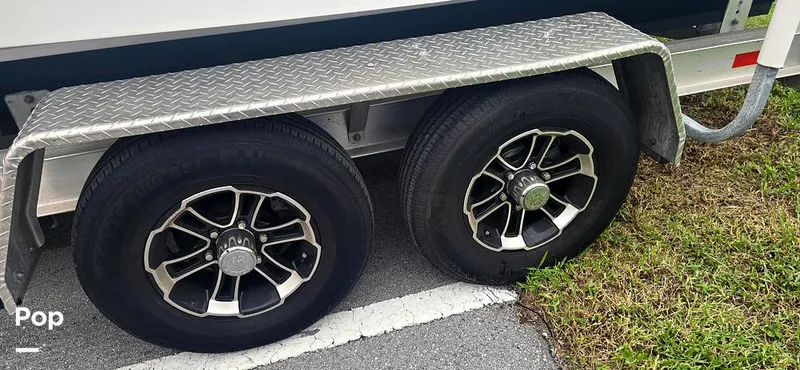 Slide: The Image of Sea Hunt Ultra 255 SE 2025 - 15944199