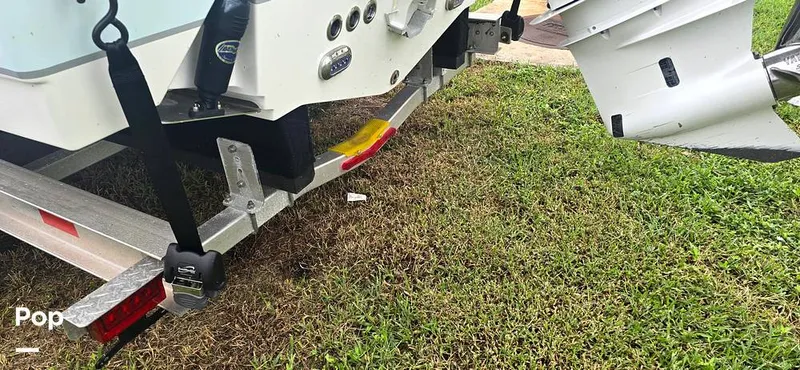 Slide: The Image of Sea Hunt Ultra 255 SE 2025 - 15944201