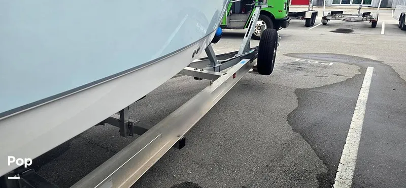 Slide: The Image of Sea Hunt Ultra 255 SE 2025 - 15944207