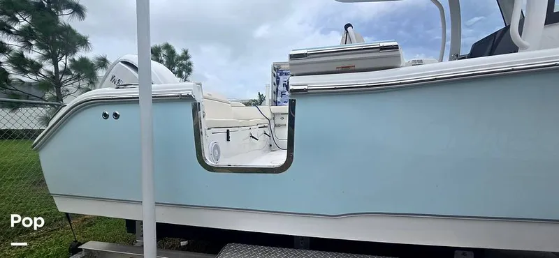 Slide: The Image of Sea Hunt Ultra 255 SE 2025 - 15944062