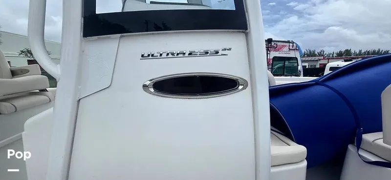 Slide: The Image of Sea Hunt Ultra 255 SE 2025 - 15944065