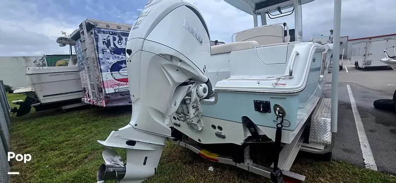 Slide: The Image of Sea Hunt Ultra 255 SE 2025 - 15944066