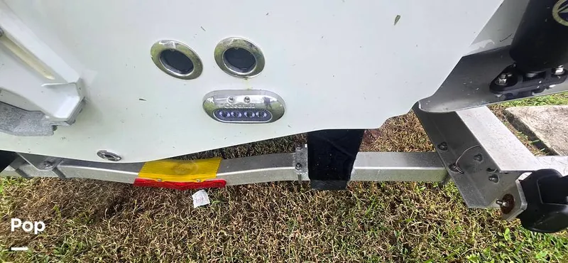 Slide: The Image of Sea Hunt Ultra 255 SE 2025 - 15944068