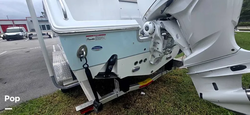 Slide: The Image of Sea Hunt Ultra 255 SE 2025 - 15944073