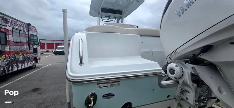 Slide: The Image of Sea Hunt Ultra 255 SE 2025 - 15944075