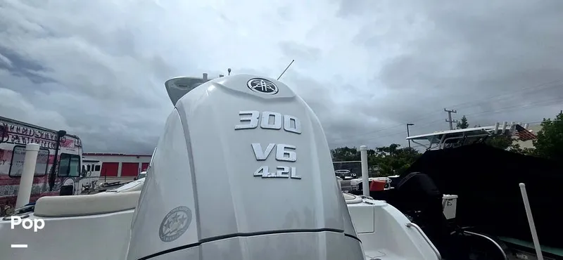 Slide: The Image of Sea Hunt Ultra 255 SE 2025 - 15944080