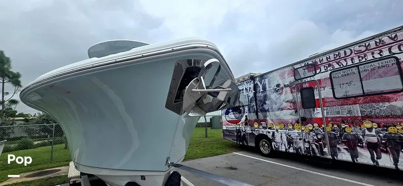 Slide: The Image of Sea Hunt Ultra 255 SE 2025 - 15944086