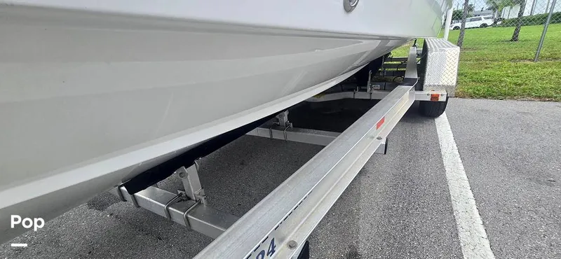 Slide: The Image of Sea Hunt Ultra 255 SE 2025 - 15944089