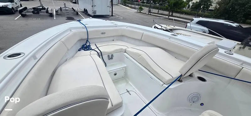 Slide: The Image of Sea Hunt Ultra 255 SE 2025 - 15944094