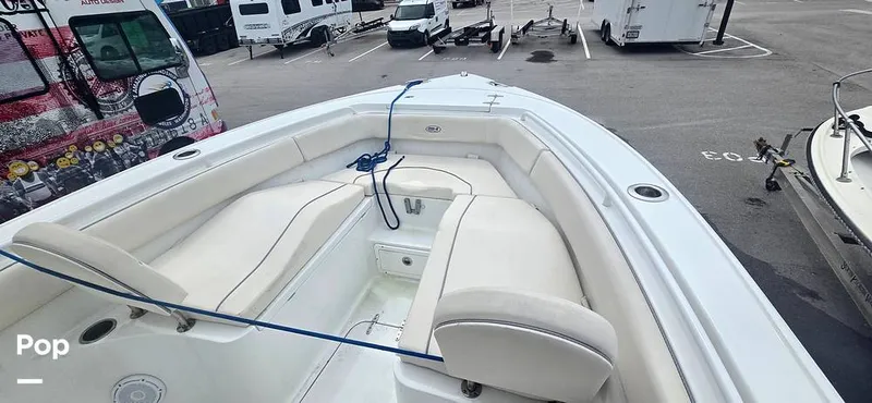 Slide: The Image of Sea Hunt Ultra 255 SE 2025 - 15944095