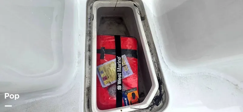 Slide: The Image of Sea Hunt Ultra 255 SE 2025 - 15944110