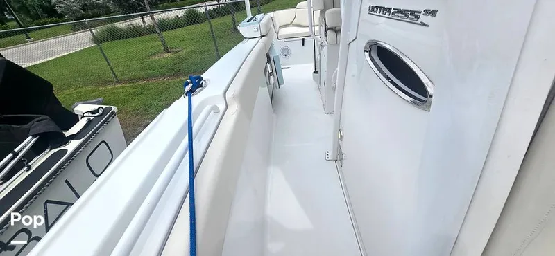 Slide: The Image of Sea Hunt Ultra 255 SE 2025 - 15944115