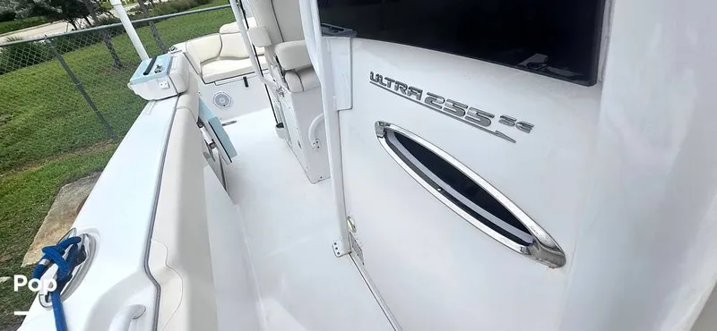 Slide: The Image of Sea Hunt Ultra 255 SE 2025 - 15944116