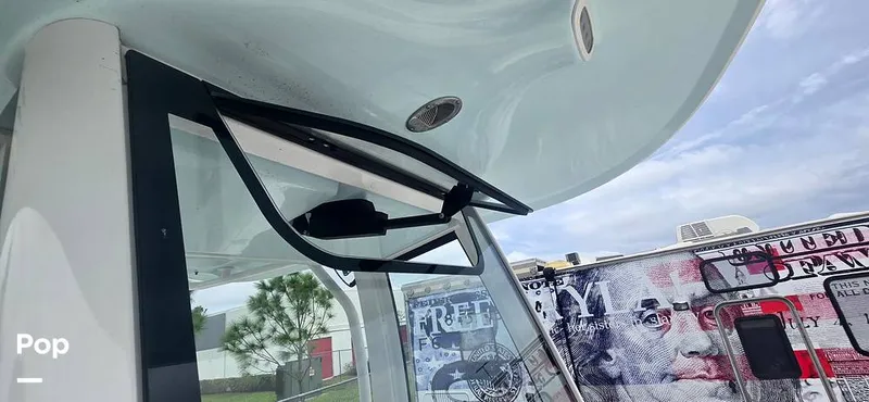 Slide: The Image of Sea Hunt Ultra 255 SE 2025 - 15944118