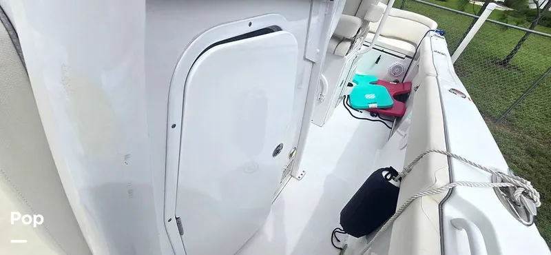 Slide: The Image of Sea Hunt Ultra 255 SE 2025 - 15944120