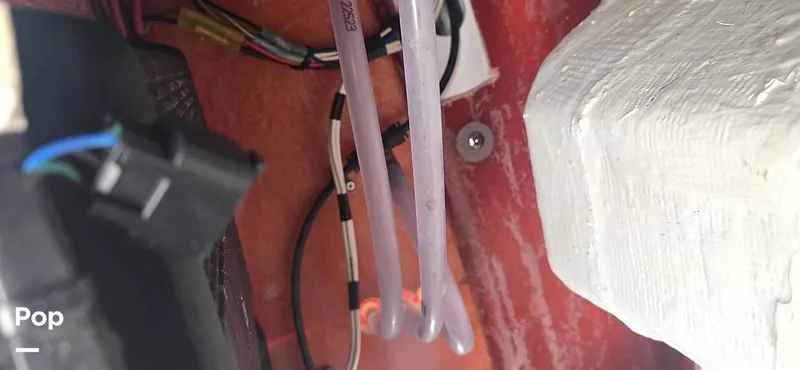 Slide: The Image of Sea Hunt Ultra 255 SE 2025 - 15944126