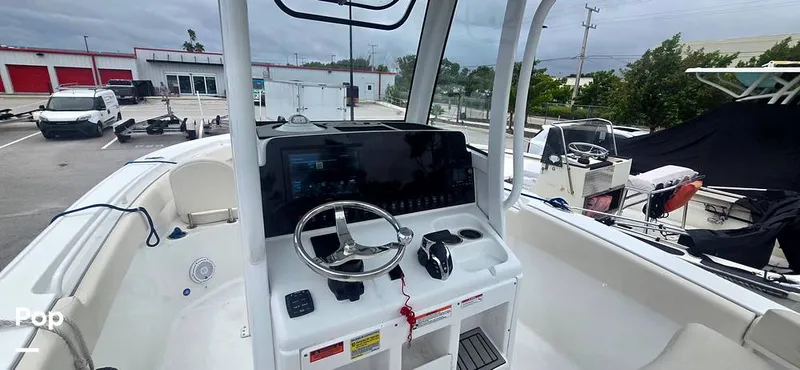 Slide: The Image of Sea Hunt Ultra 255 SE 2025 - 15944129