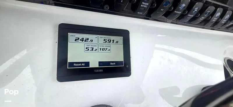 Slide: The Image of Sea Hunt Ultra 255 SE 2025 - 15944132