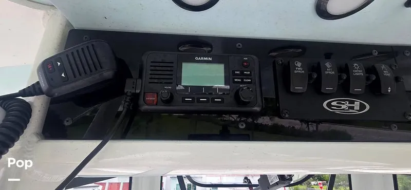 Slide: The Image of Sea Hunt Ultra 255 SE 2025 - 15944137