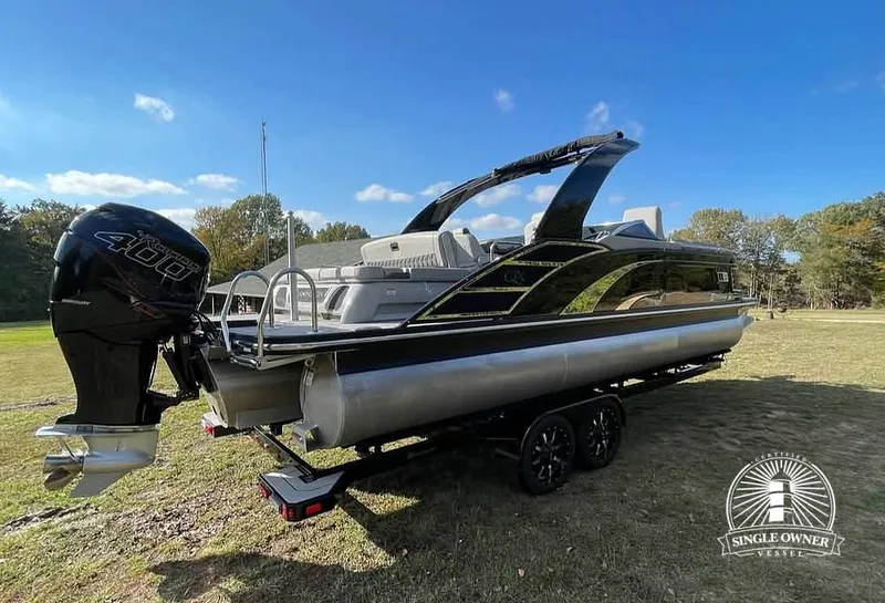 The Image of Bennington 25QX 2022 - 15955638