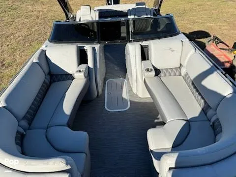 Slide: The Image of Bennington 25QX 2022 - 16043268