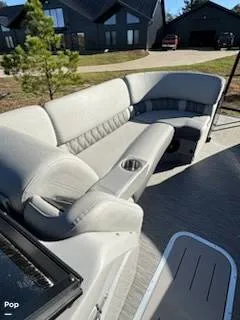 Slide: The Image of Bennington 25QX 2022 - 16043261