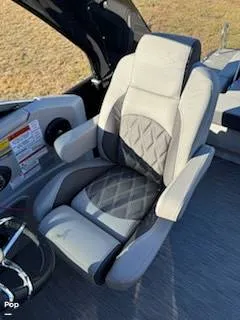 Slide: The Image of Bennington 25QX 2022 - 16043266