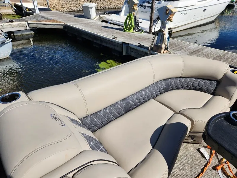 Slide: The Image of Barletta L25UETT 2022 - 12