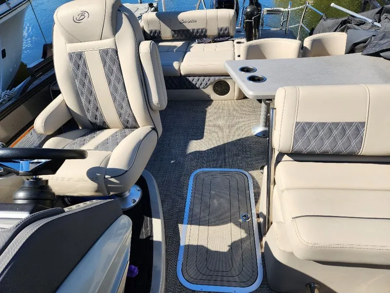 Slide: The Image of Barletta L25UETT 2022 - 15