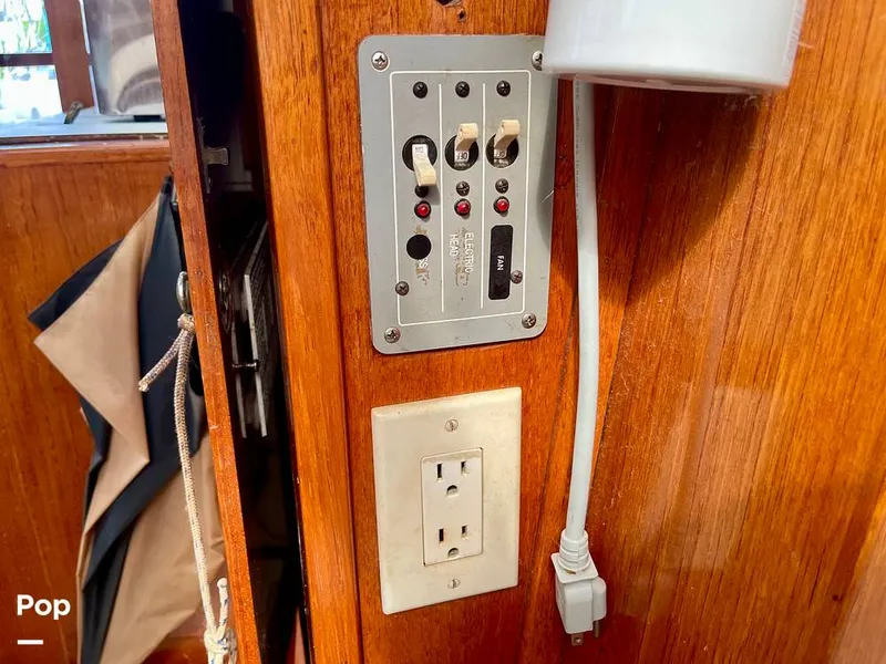 Slide: The Image of Sailcraft Cherokee 350 1980 - 15996044