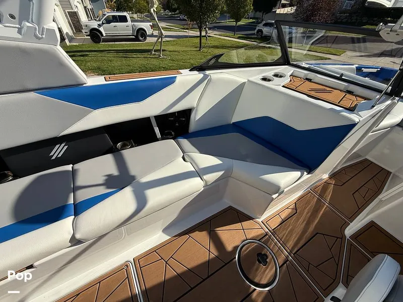 Slide: The Image of ATX 24 S 2023 - 15936921