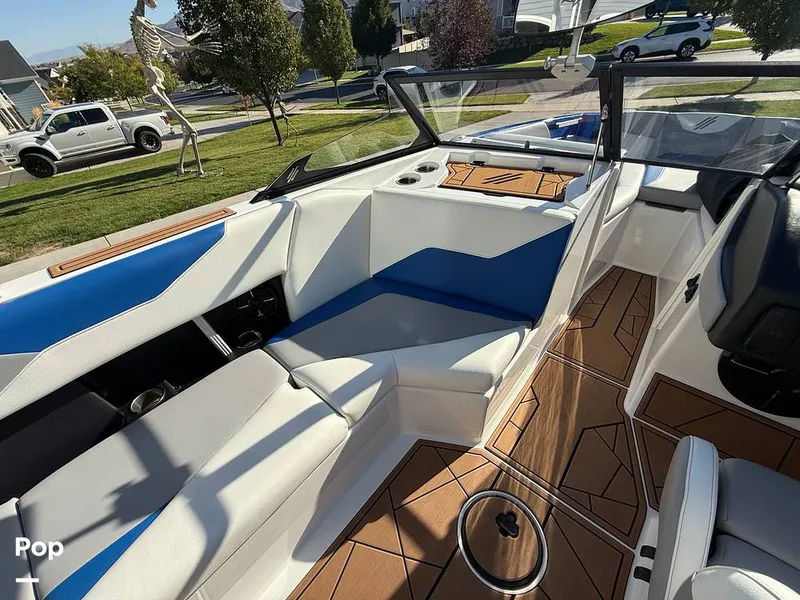 Slide: The Image of ATX 24 S 2023 - 15936922