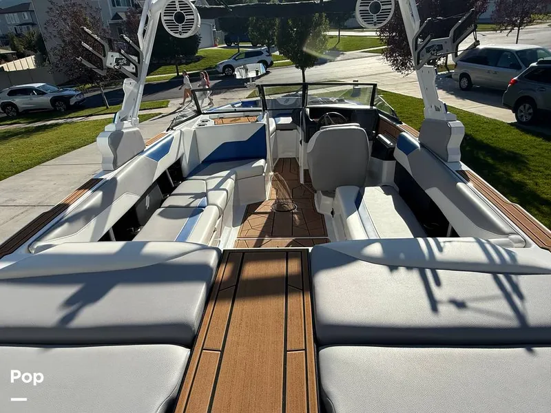 Slide: The Image of ATX 24 S 2023 - 15936931