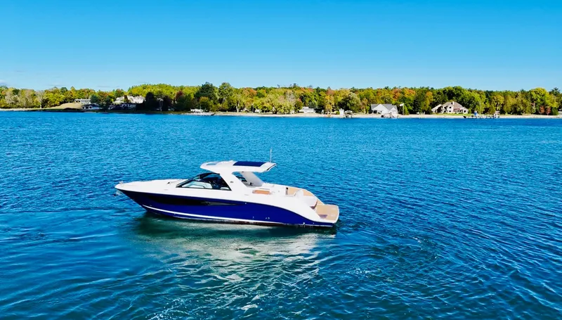 Slide: The Image of Sea Ray 400 SLX 2022 - 12