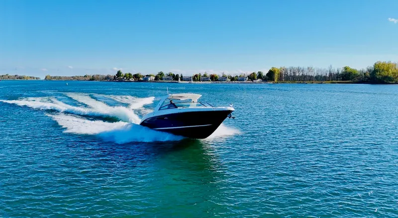 Slide: The Image of Sea Ray 400 SLX 2022 - 2