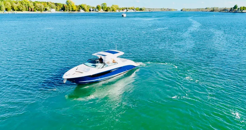 Slide: The Image of Sea Ray 400 SLX 2022 - 19